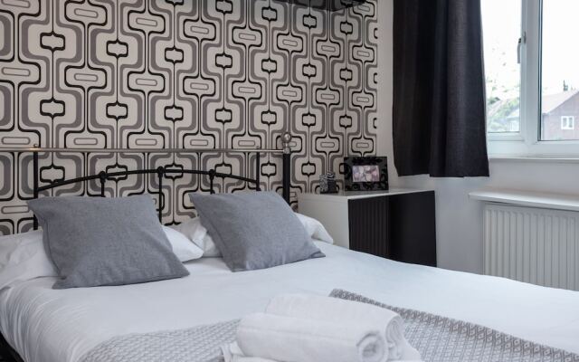 Lakeside view - Manchester townhouse