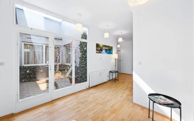 Arbio I Flora Collection