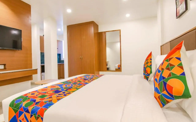 Saltstayz Select – Unitech Cyber Park