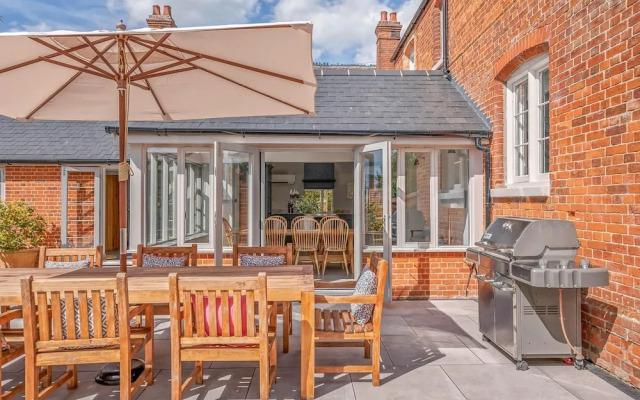 The School House - Luxury Home With Large Garden