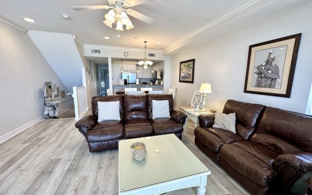 Sea Shell 3 Bedroom Townhouse by RedAwning