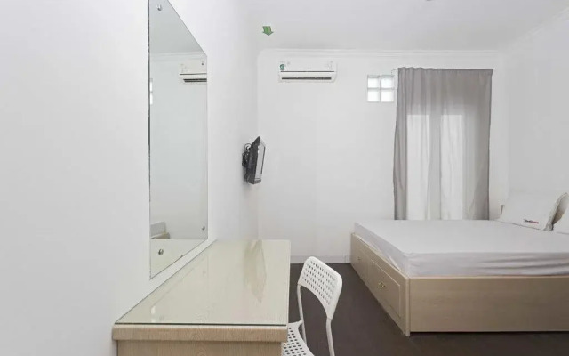 RedDoorz near Lottemart Fatmawati