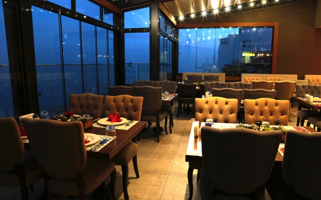 Pasaport Pier Hotel