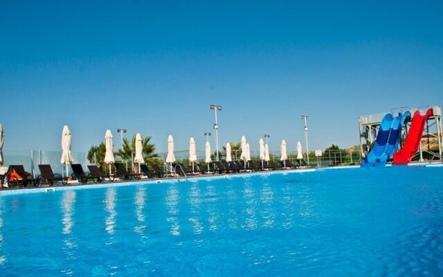 Capraz Tatil Koyu