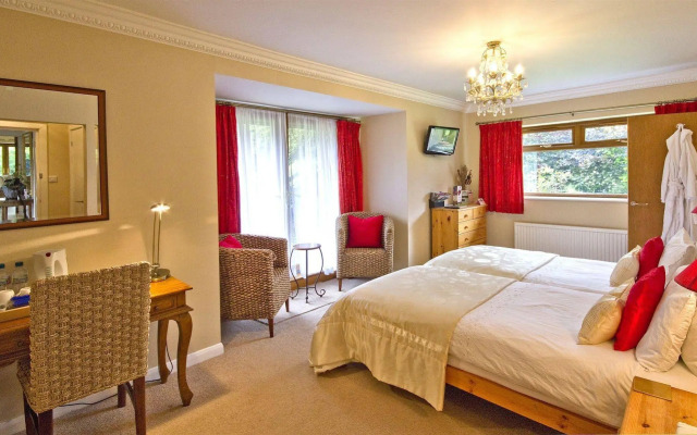 Tovey Lodge
