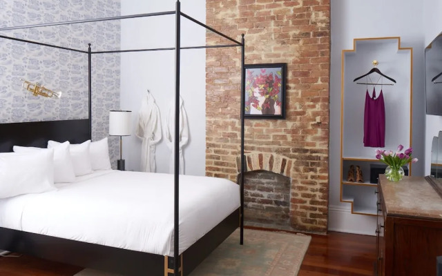 Henry Howard Hotel