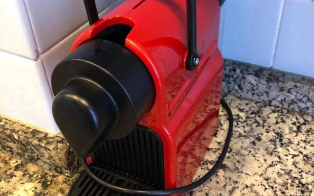 4 BEDROOMS -SENECA Center Apartment