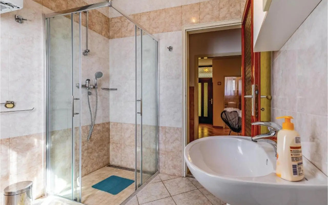 Apartment Regi VI