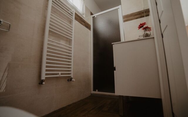 Gold Apartment