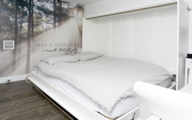 Beautiful 2 Bed Studio