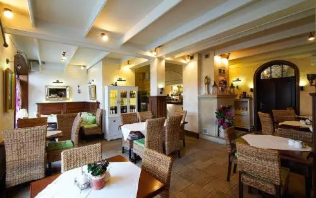 Hotelik & Restauracja Złota Kaczka