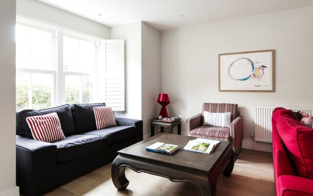 Lovely Putney Home by the Thames