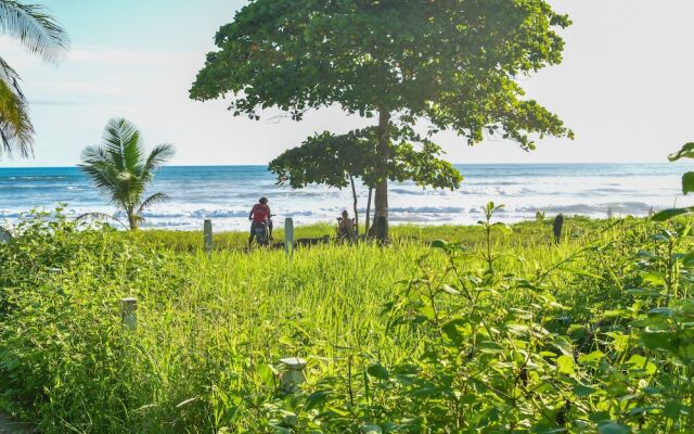 Tramonto ROJO Santa Teresa Guest House