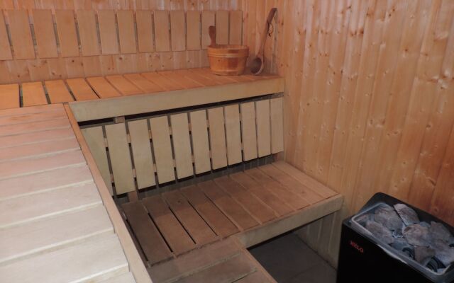 Gondola Apartments & Suites