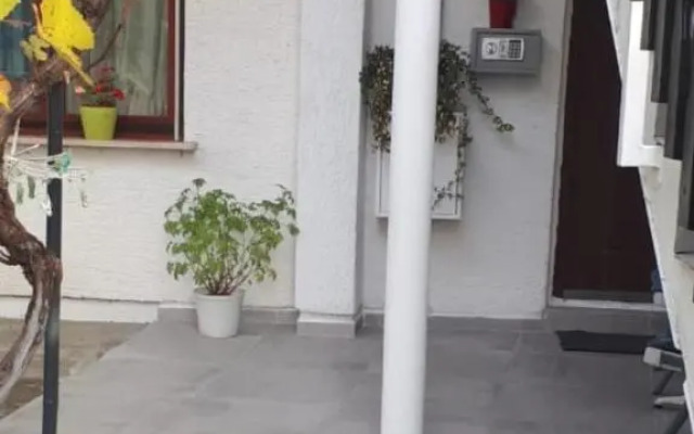 Slatka sobica za dvoje sa upotrebom zajednicke kuhinje i kupaonice