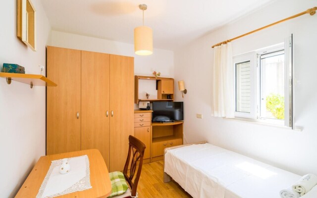 Stunning Apartment in Mlini With 2 Bedrooms and Wifi