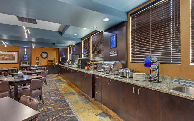 Best Western Bonnyville Inn & Suites