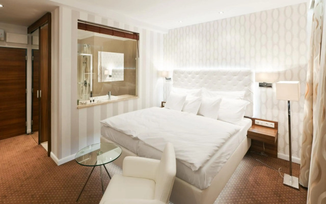 Pytloun City Boutique Self Check-in Hotel