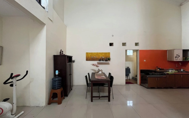SPOT ON 94634 Homestay Griya Sunarti
