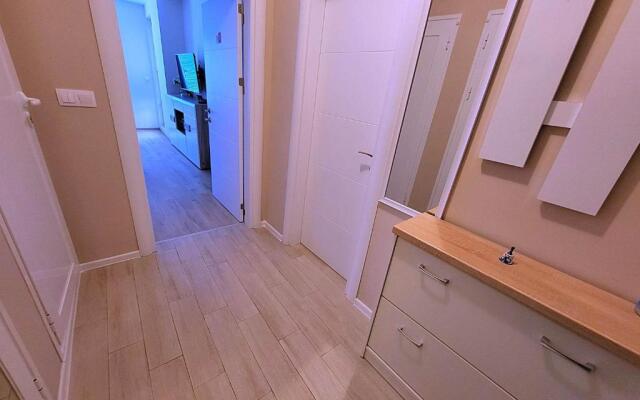 Comfy & Flat, Great Location, Parking