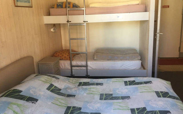 Auberge Riva Bella - Hostel