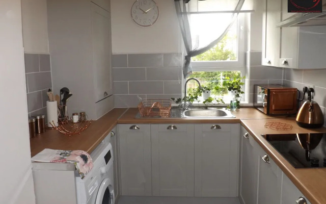 Two Bedroom Apartment by Klass Living Serviced Accommodation Motherwell - Anderson Apartment With WiFi &Parking