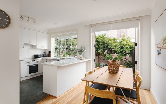 BOUTIQUE STAYS - Rest Ashored