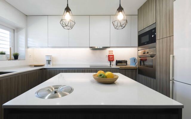 Sesimbra Stylish Villa by Homing