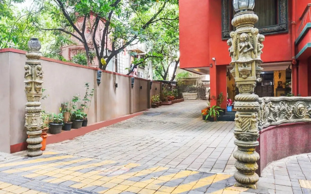 Premium Stays Near Fergusson College