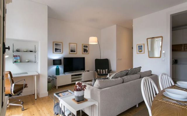 ALTIDO Charming 3BR home w/workspace&terrace by Intendente subway