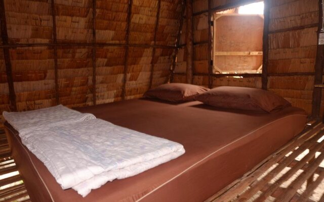 Mr. Chuoi Bar and Hut