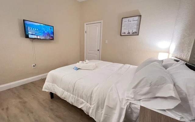 Comfortable Room Rentals Outlets & Kingsky Academy