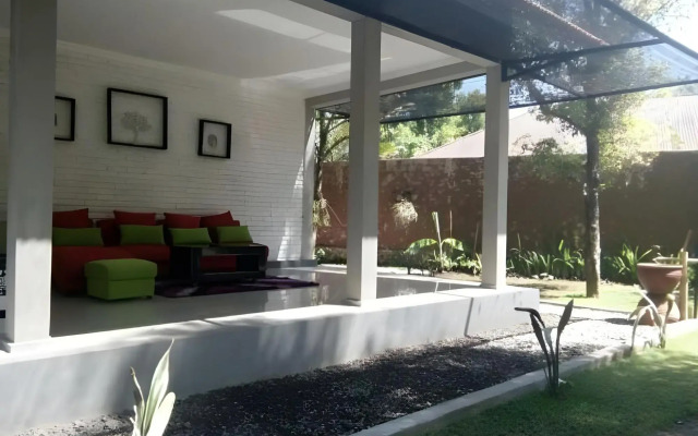 Winaposa Villas and Warung Pudak