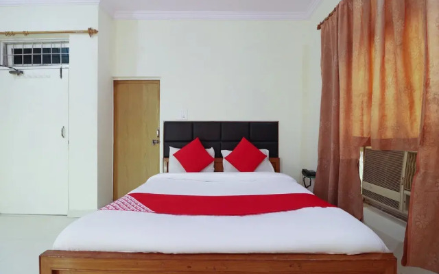 OYO 45599 Hotel Aaditya