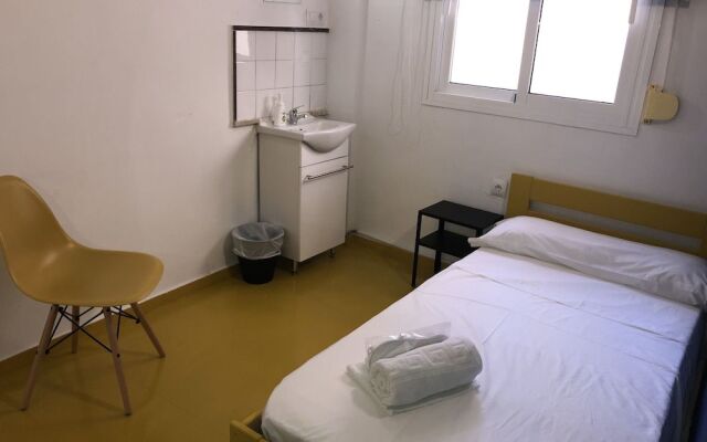 Click & Room