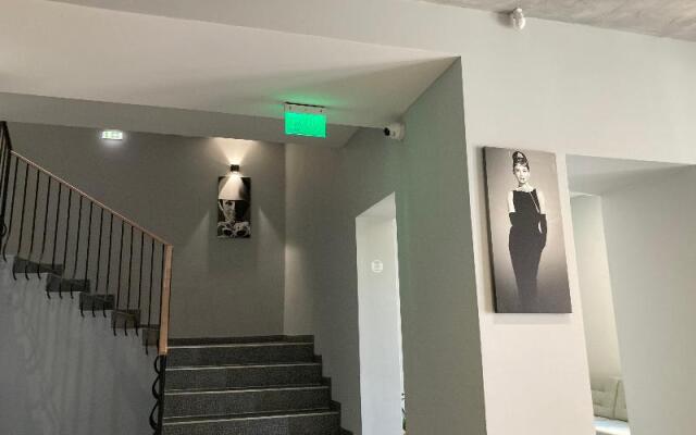 H 11 Downtown Aparthotel