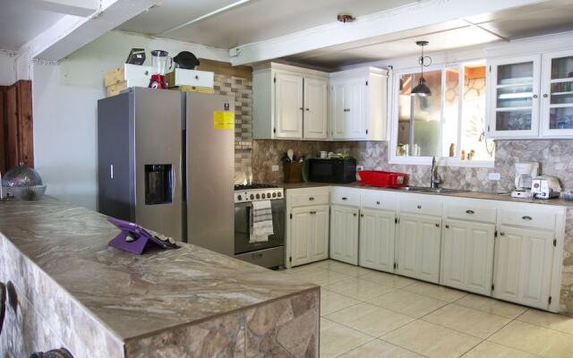 Castle Cove-Ocean Front Villa