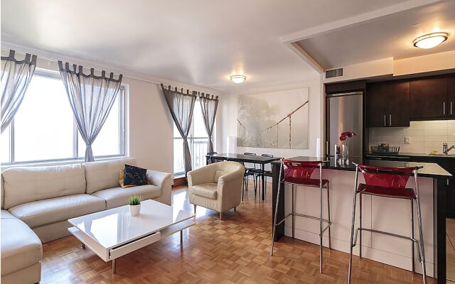 Pristine 2BR with gym in Posh Downtown
