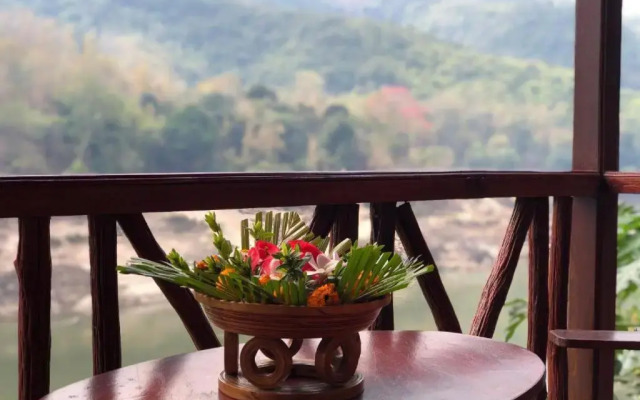 Mekong Riverside Lodge