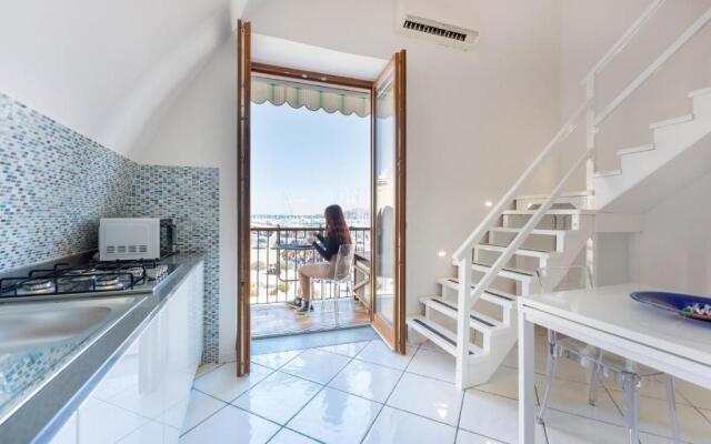 KISSES HOUSE - Marina Grande port