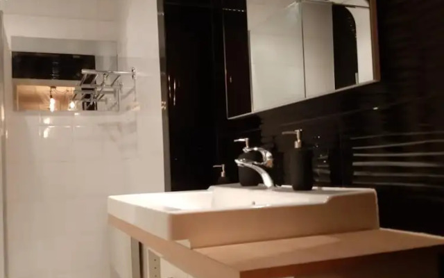 Diamond Bourse Apartments