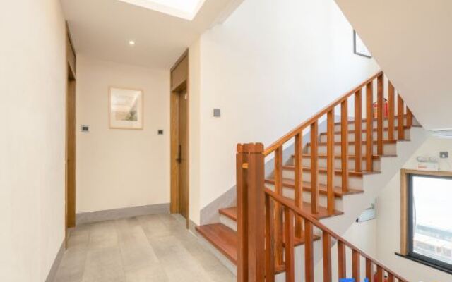 Jiuhuashan Dengyunlou Inn