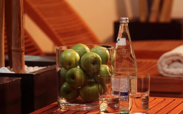 Metropolitan Hotel by Flemings