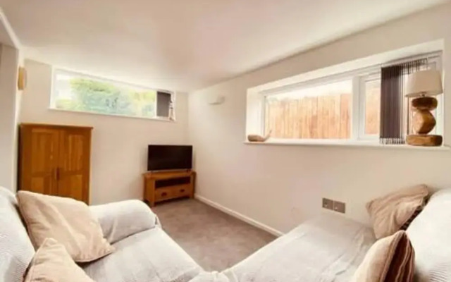 Mousehole Two-bed Bungalow With Parking
