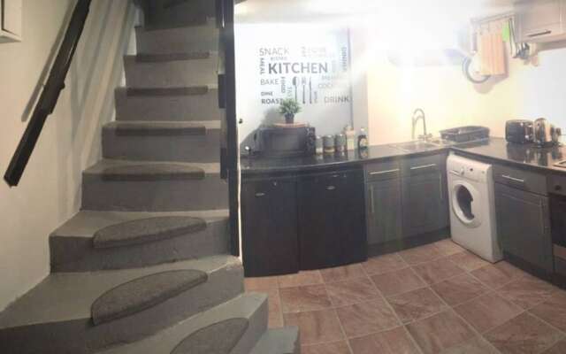 Cosy 1 Bedroom Edinburgh Apartment