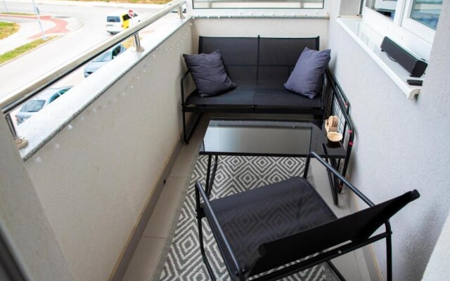 Beautiful Athena Apartment Located in Lukavica