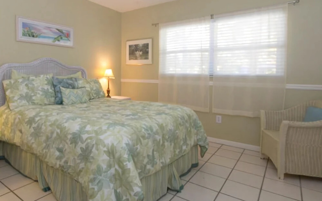 Blue Dolphin Inn Nine Bedroom Villa