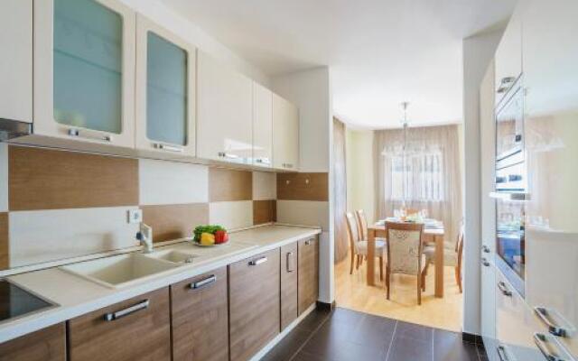 Donja Lastva Apartments