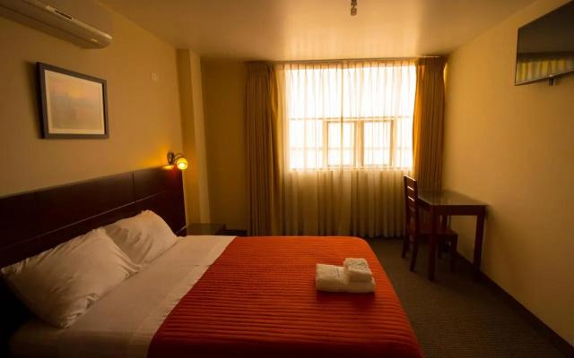 El Puerto Hotel