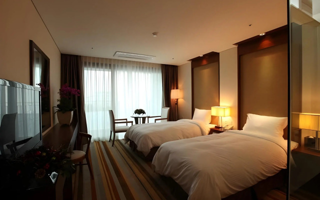 Raon Hotel & Resort